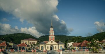 Côte tropicale de Martinique pour illustrer un itinéraire de 7 jours