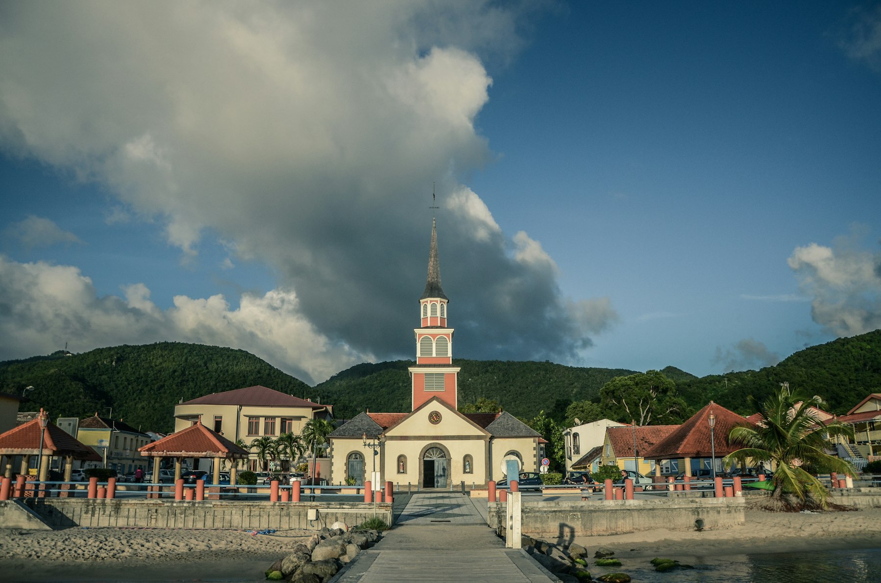 Côte tropicale de Martinique pour illustrer un itinéraire de 7 jours
